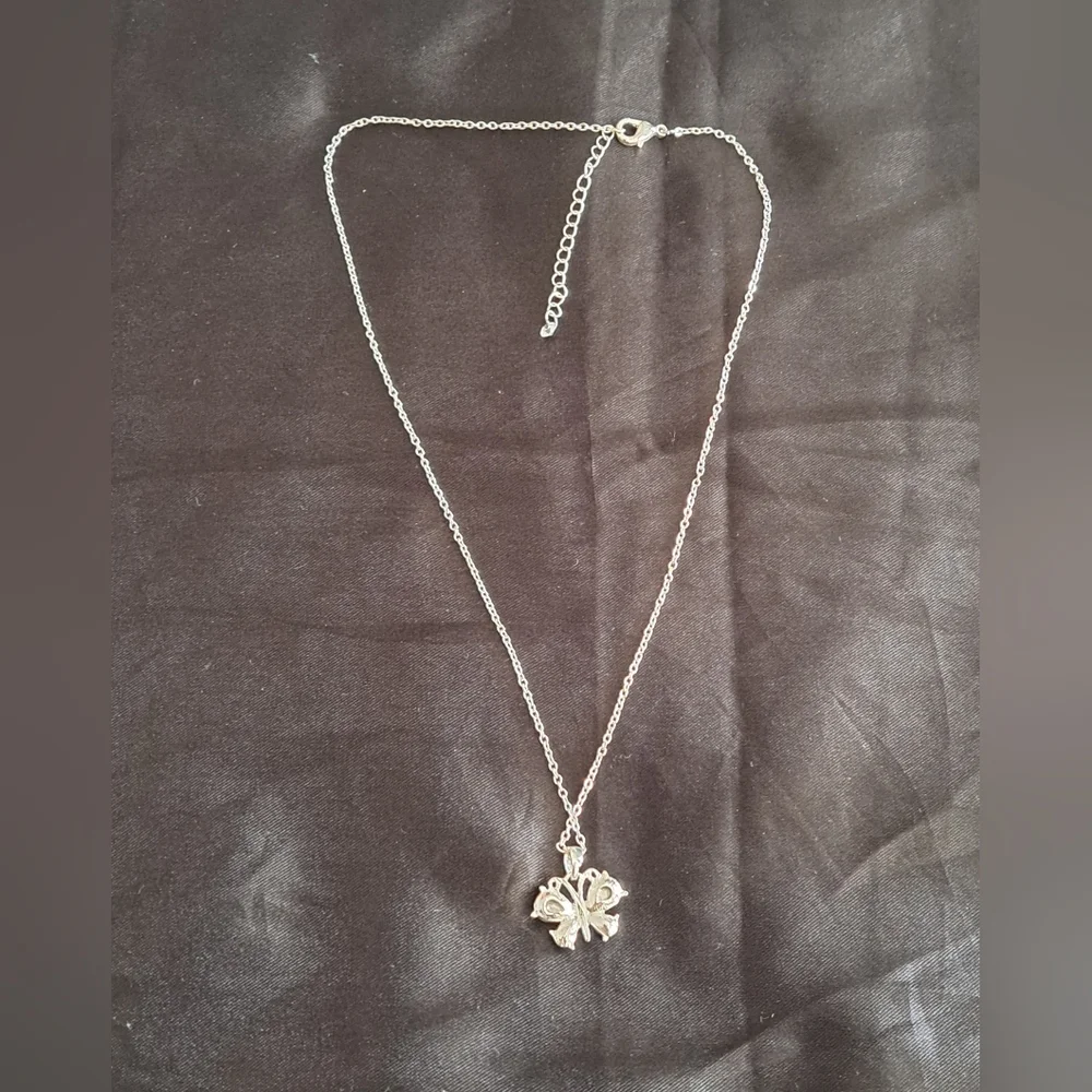 Butterfly Silver Pendant Chain Necklace